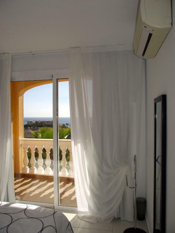 Parque Tropical I Apartment Los Cristianos  Exterior photo